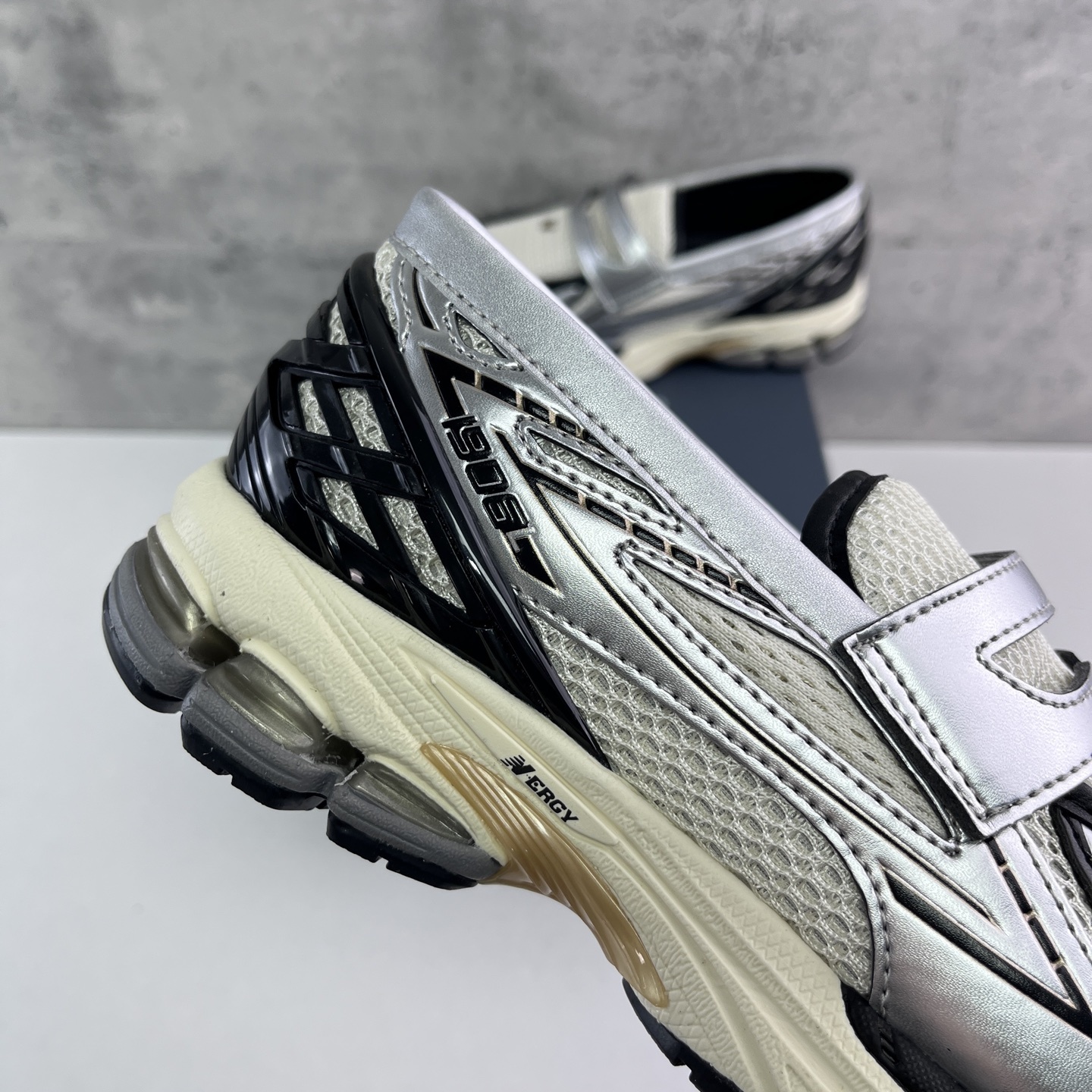 New Balance 1906 Loafer Sneakers detail 2