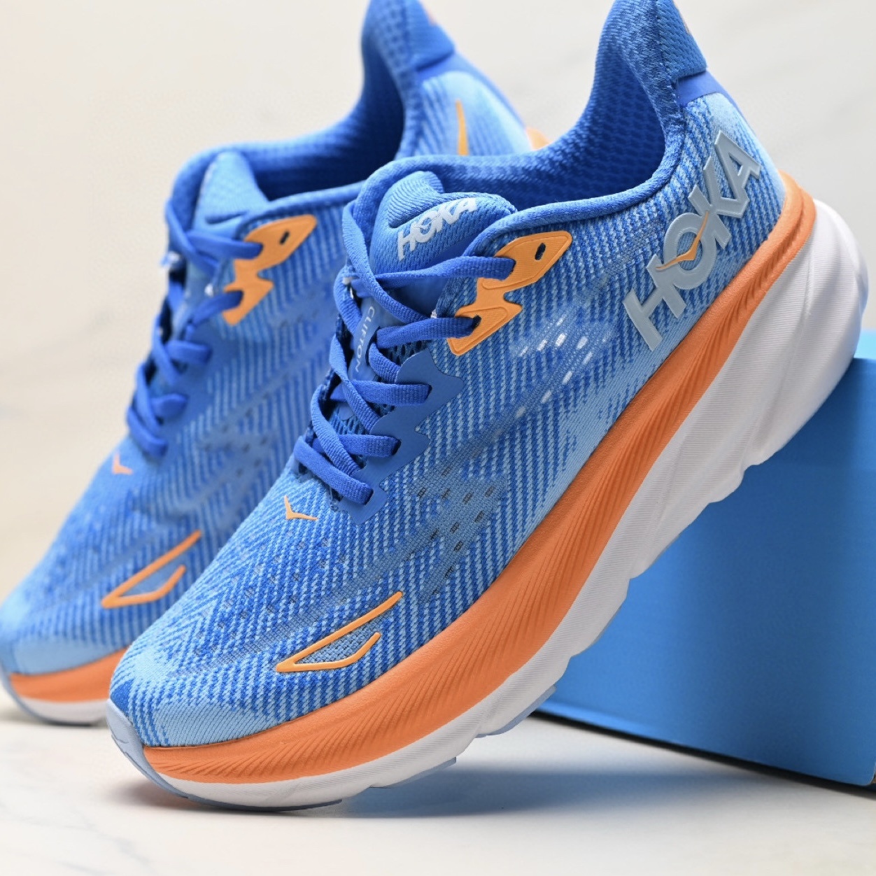 Hoka Clifton 9