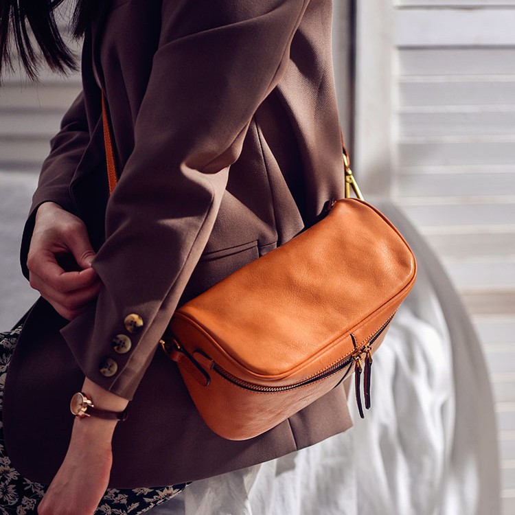 Compact Leather Crossbody Pouch