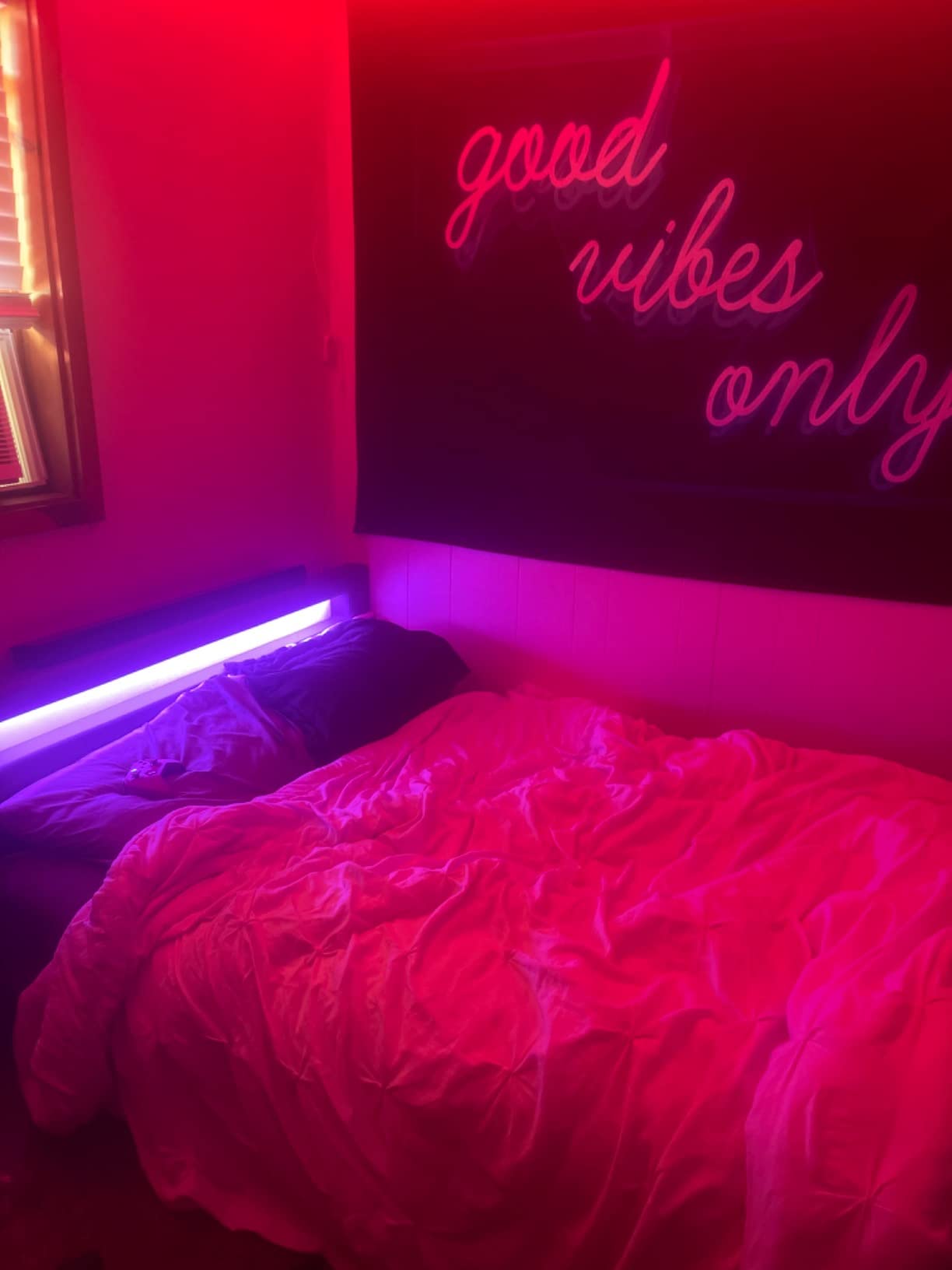 Pezzolla LED Bed - Contemporary Modern Low Profile Platform Bed