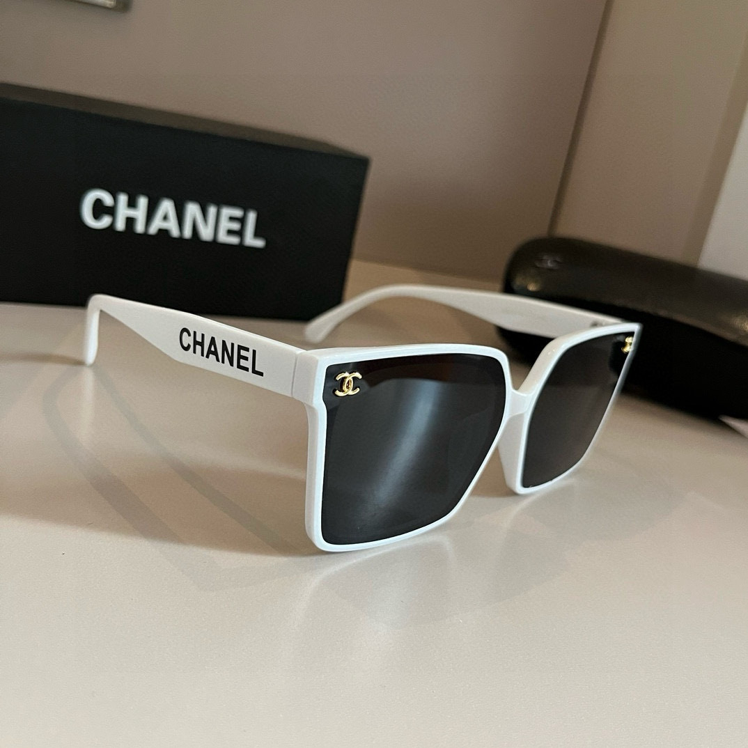 Chanel large-frame sunglasses