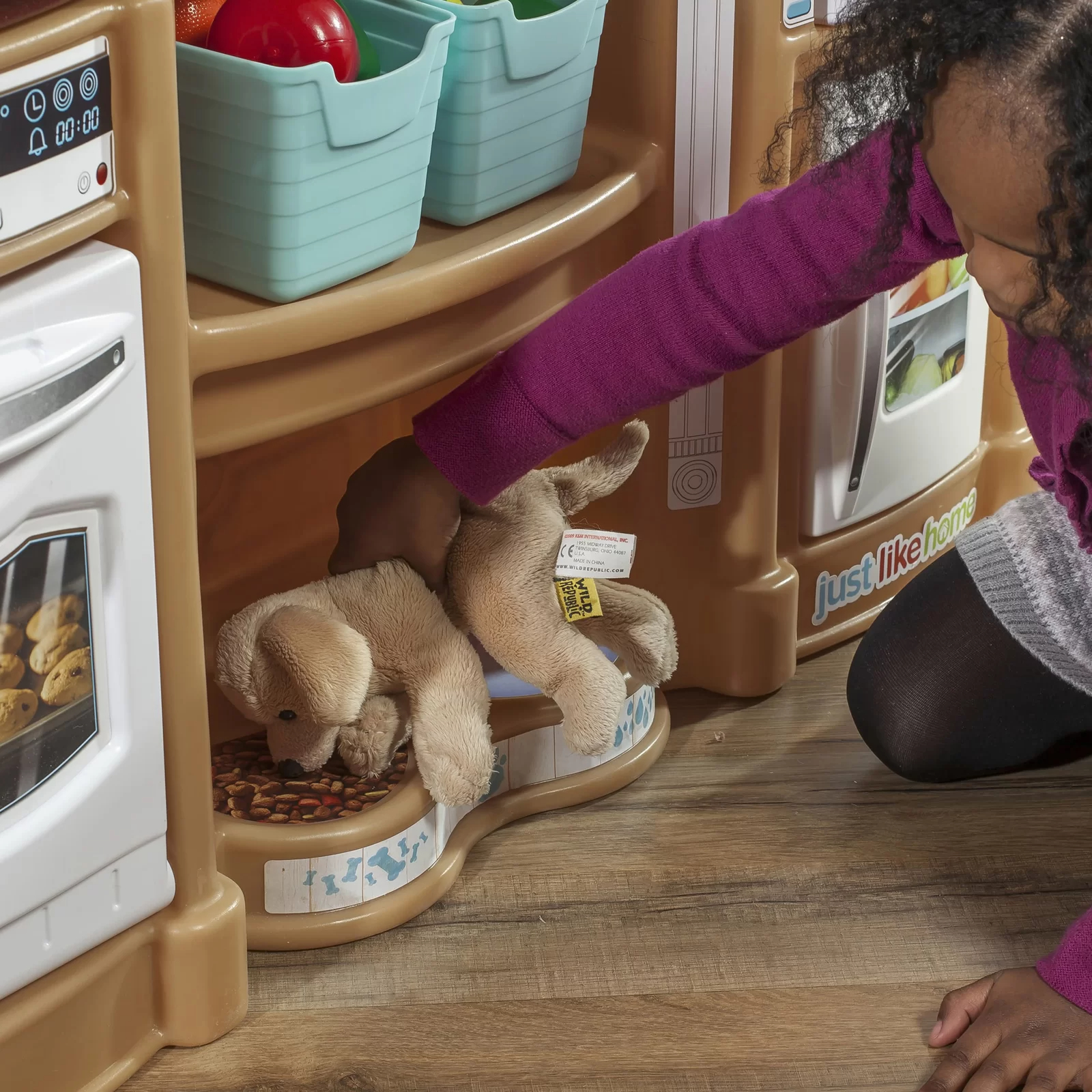 Fun with Friends Kitchen Set