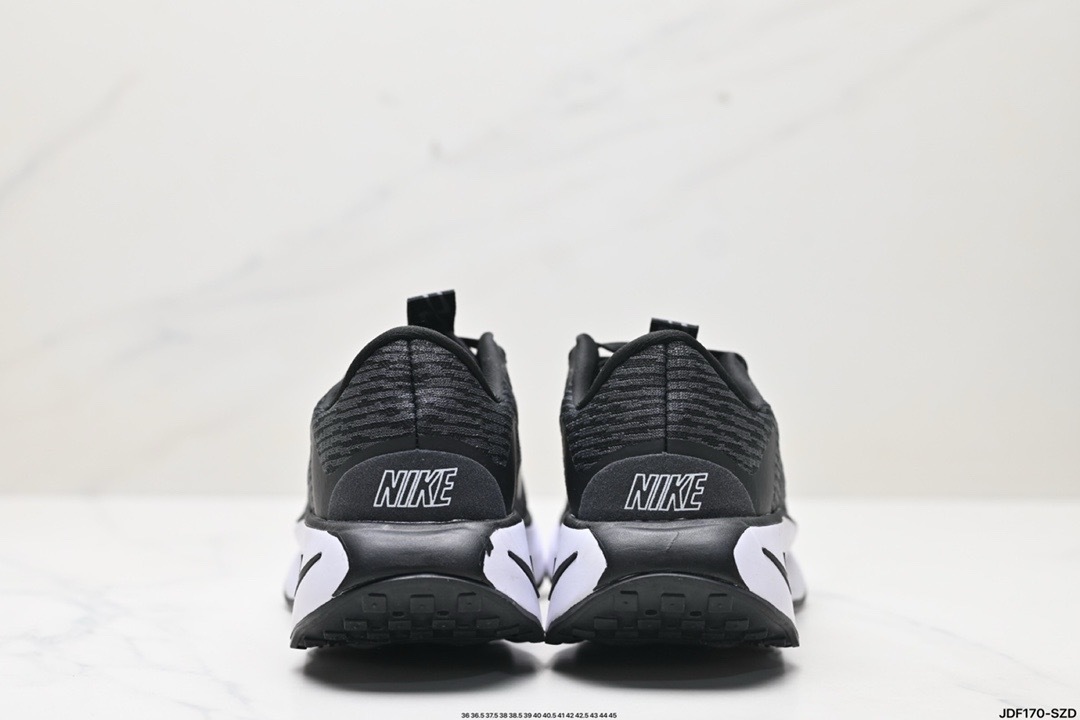 Nike MOTIVA