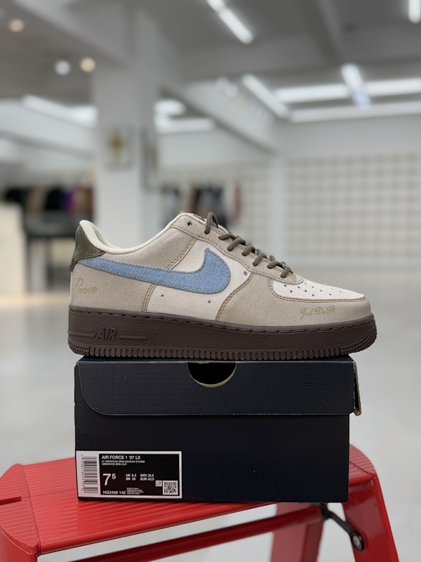 Nike Air Force 1