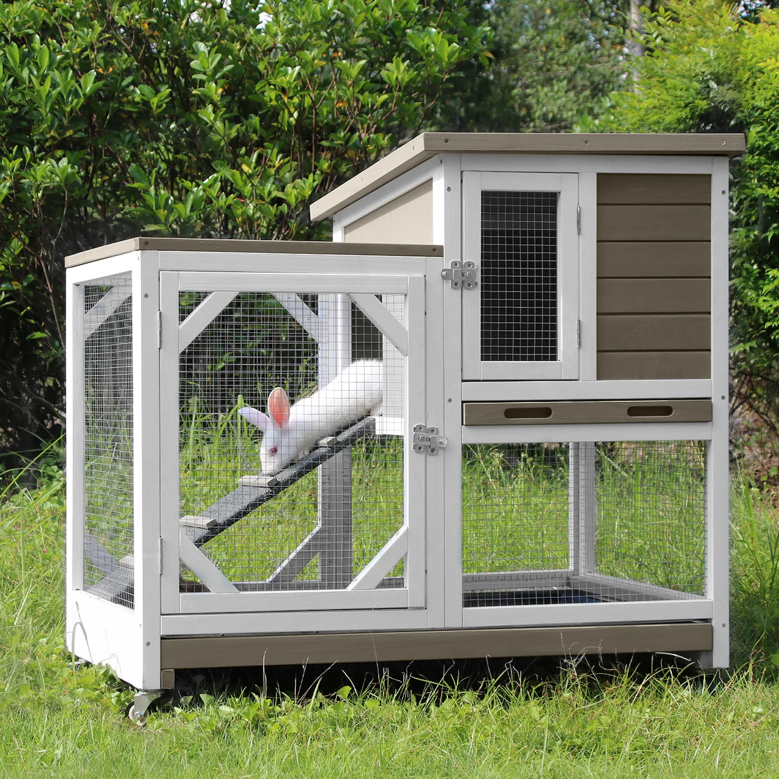 Gossy Weather Resistant Rabbit Hutch with Ramp