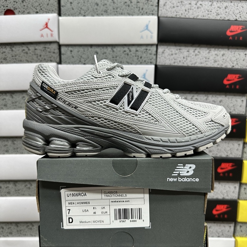 New Balance 1906 Sneakers