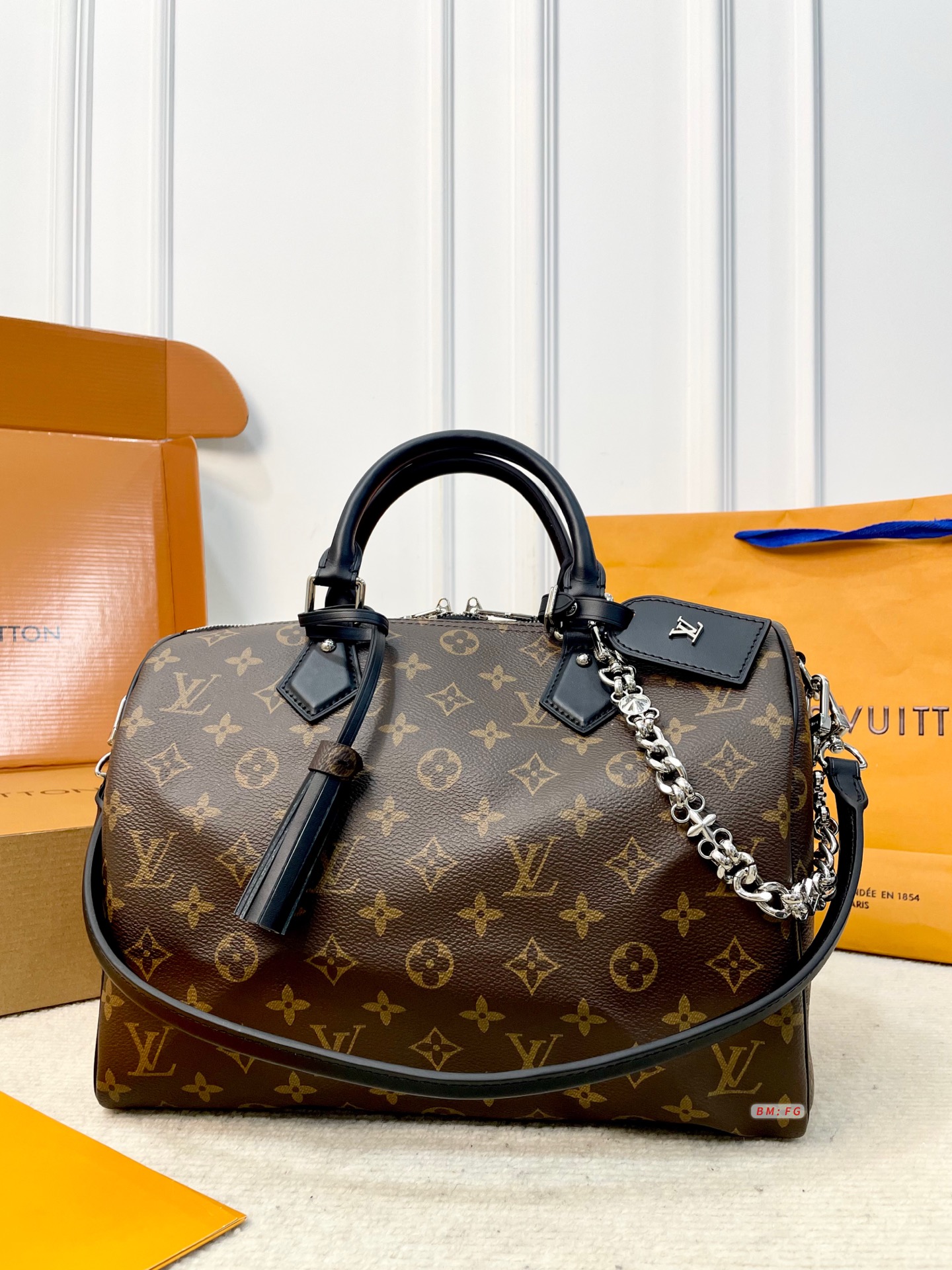 LV Speedy Soft 30 Pillow Bag