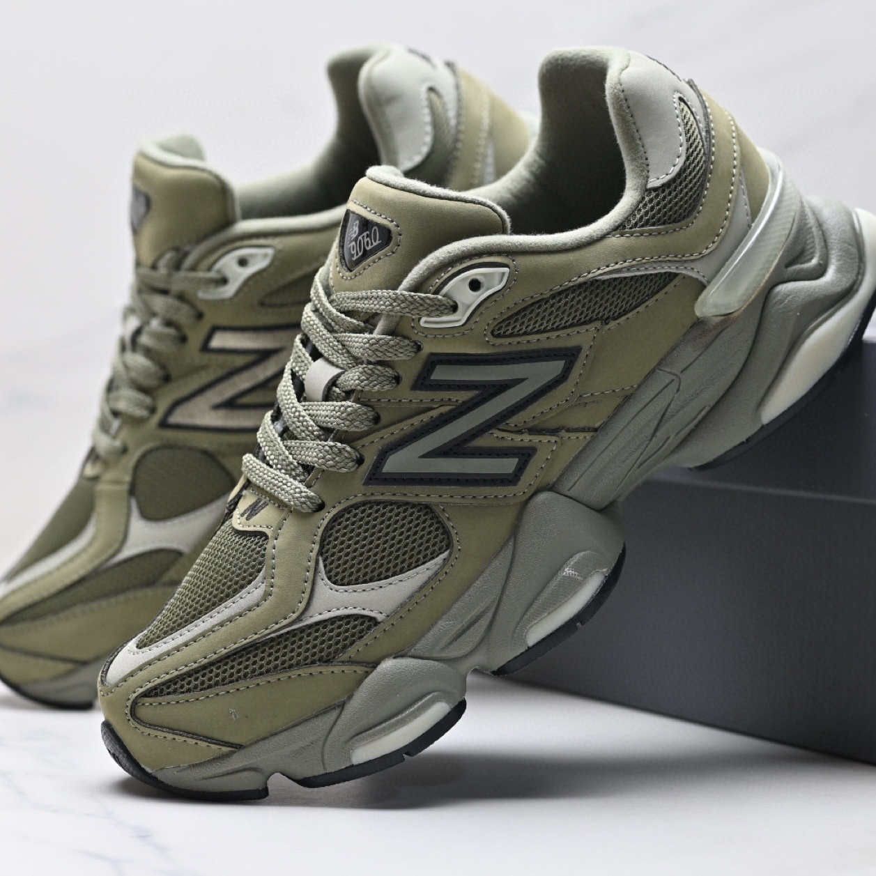 New Balance 9060