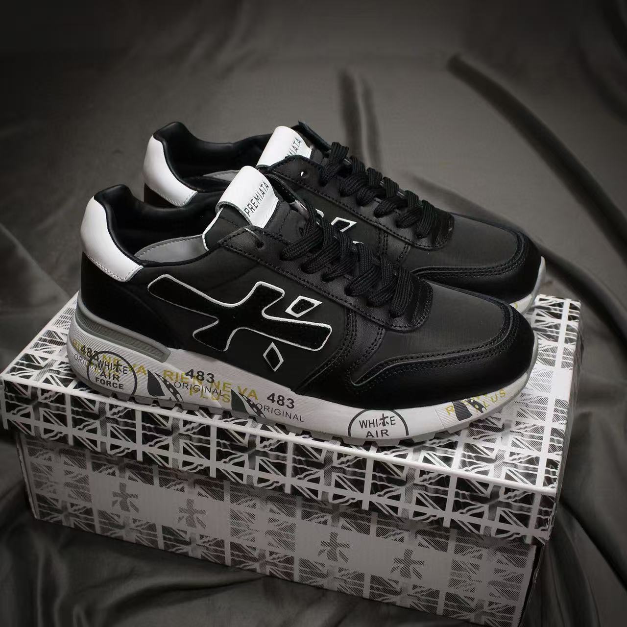 On Lander Trainers