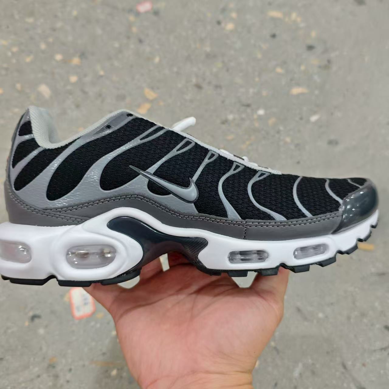 Air Max Plus 4