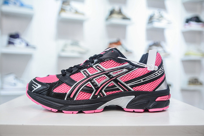 Sports Shoes