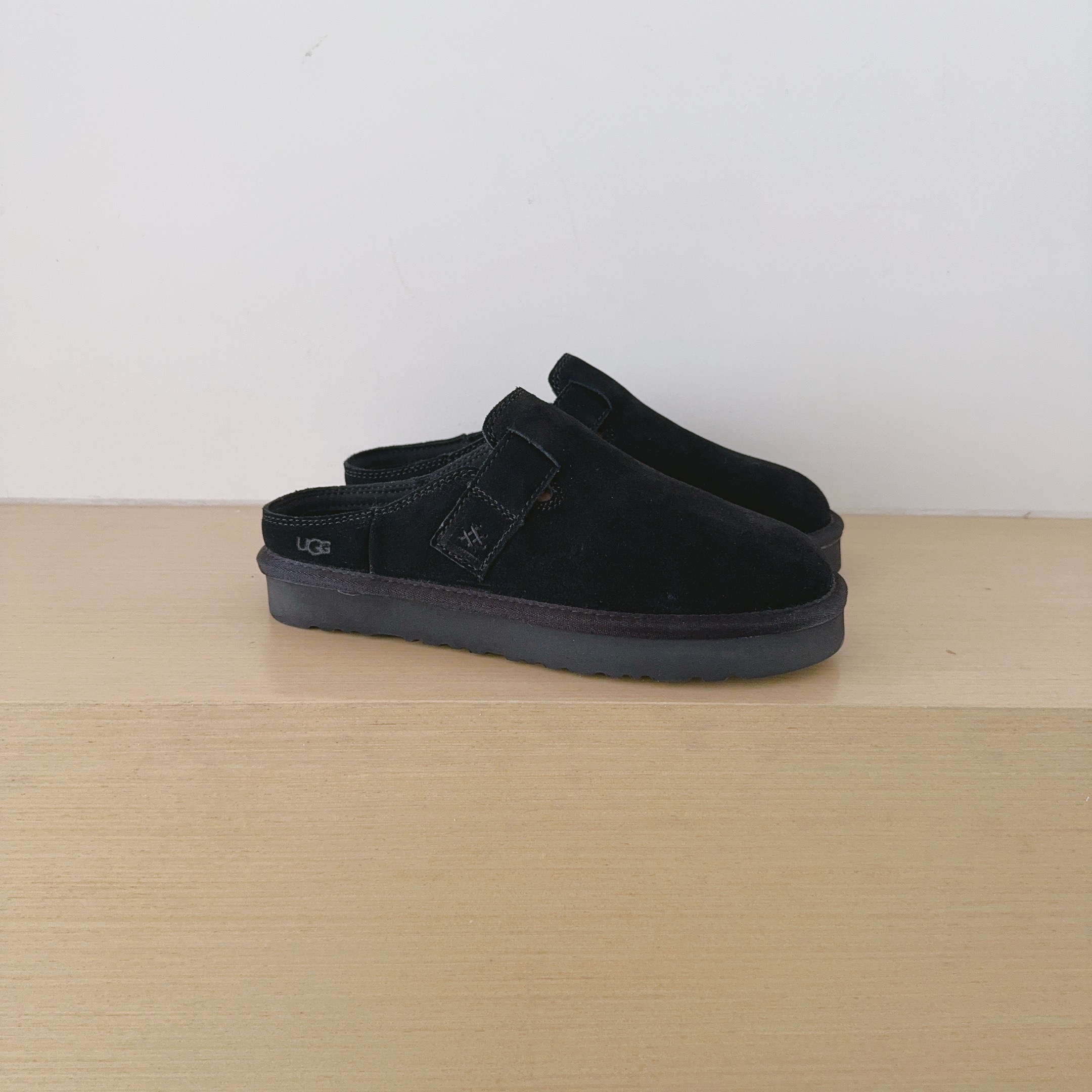 UGG Footwear Style 072