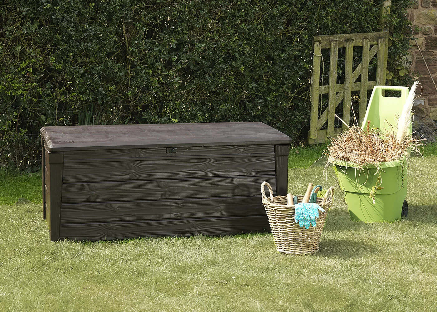 Keter Brightwood 120 Gallon Large Elegant Resin Water Resistant