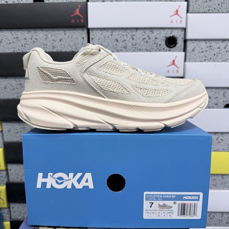 Hoka Clifton 9 Sneakers