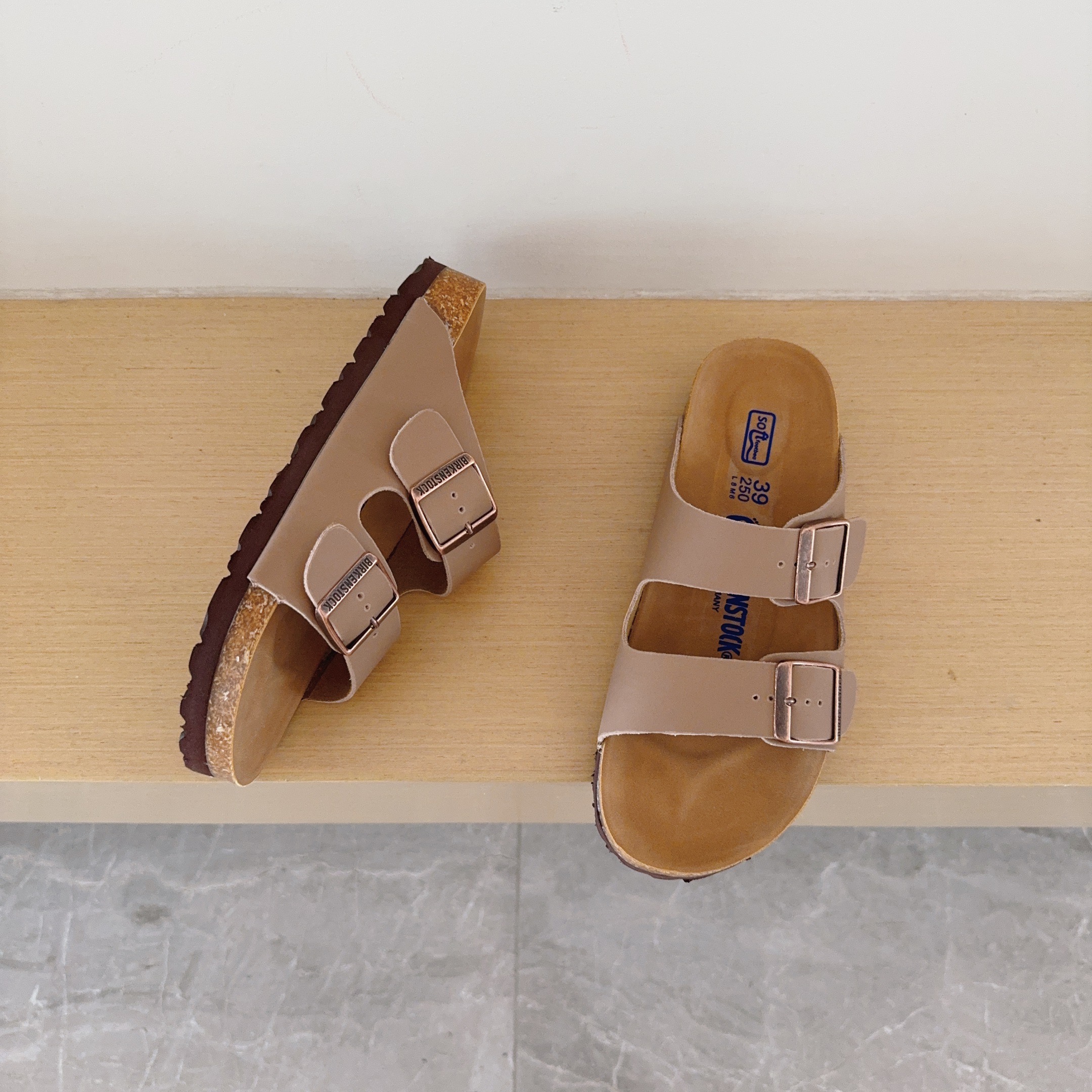 UGG Kids Matte And Gloss Series Birken-Style Two-Strap Sandals Adult And Kids