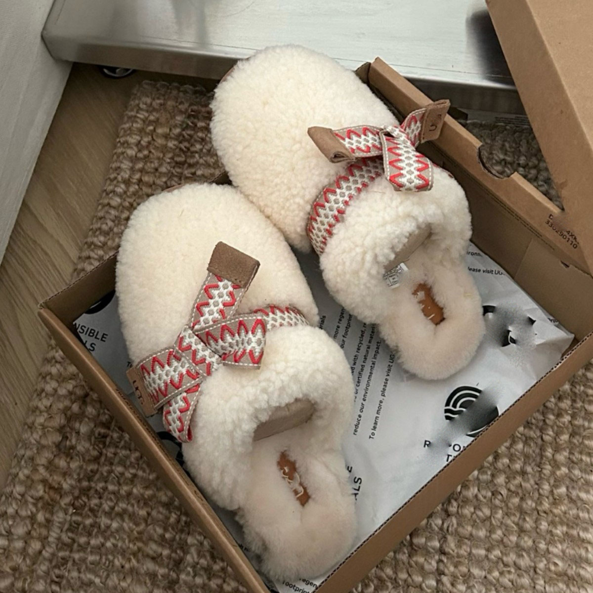 UGG Maxi Curly Scuff Slippers