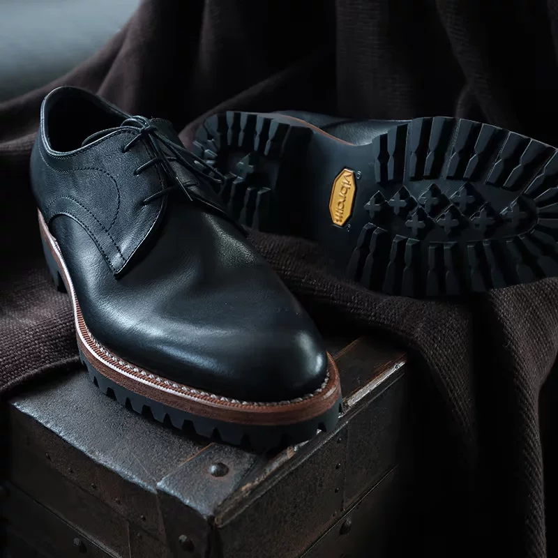 Genuine cowhide shoes