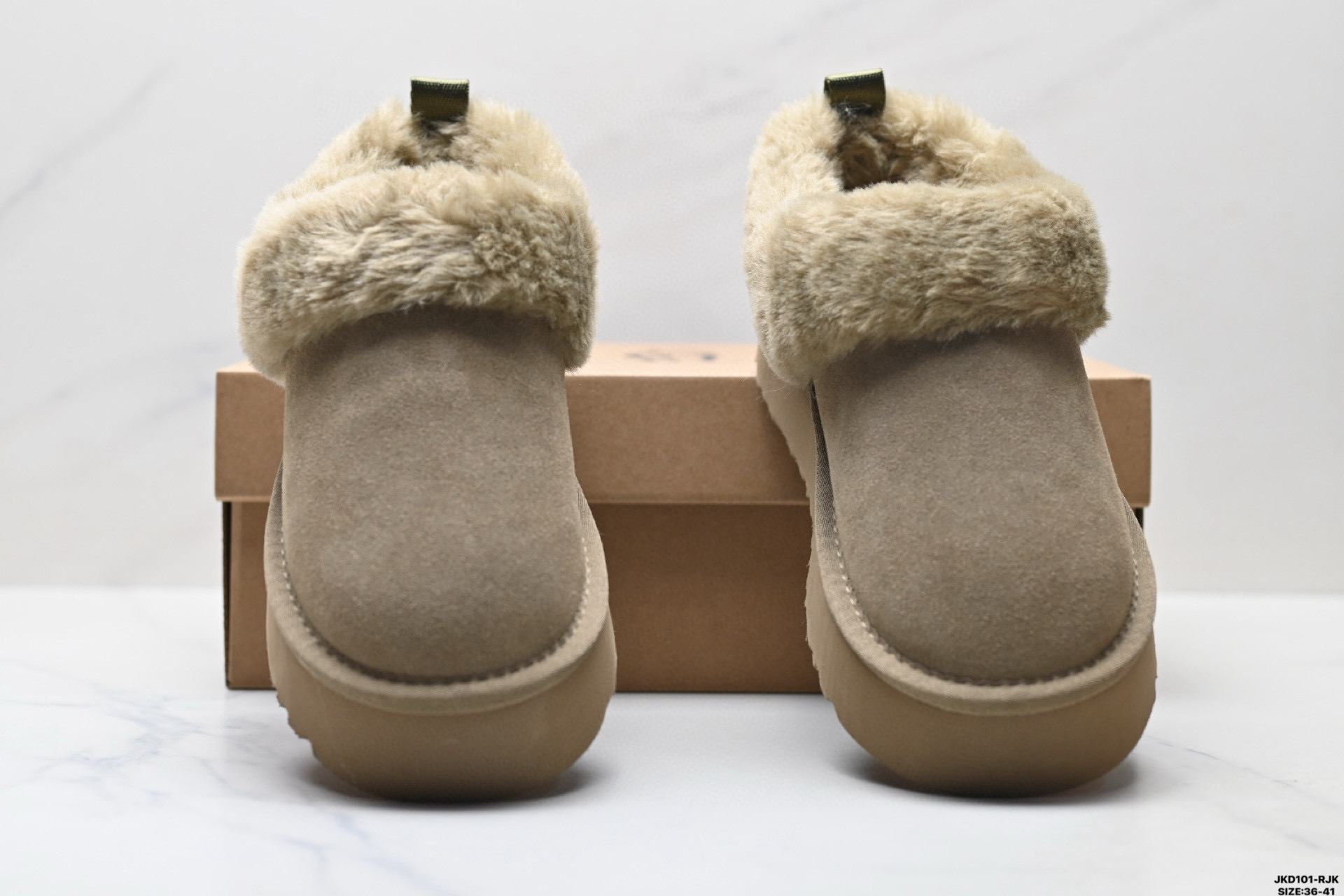 UGG Classic Clear Mini Detail 37