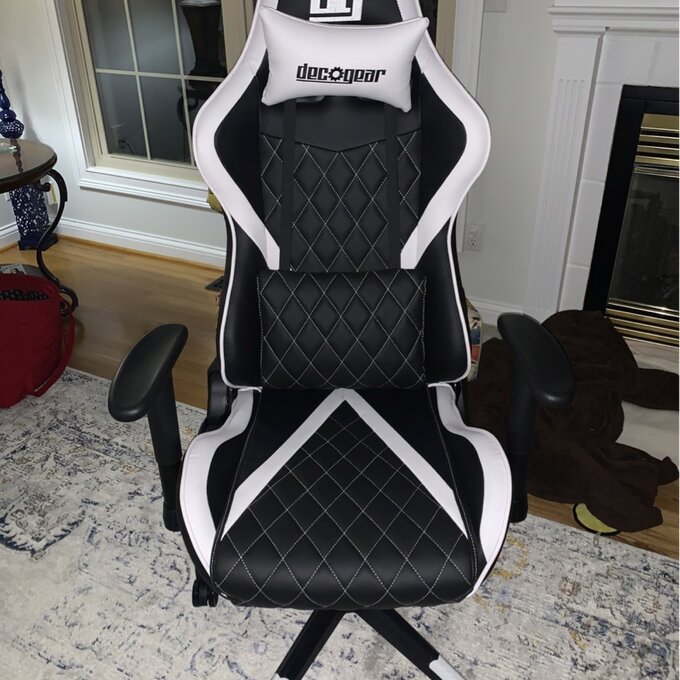 White Foam Gaming Computer Chair with Hydraulic Seat Adjustment