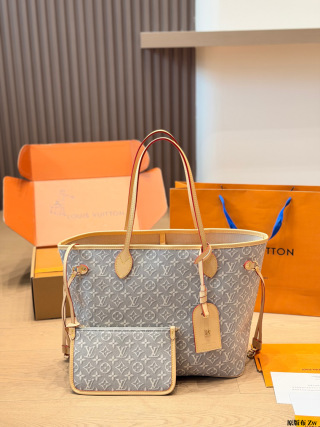 Louis Vuitton Neverfull MM Monogram  Tote Bag