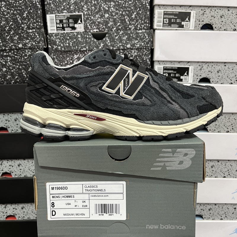 New Balance 1906 Sneakers