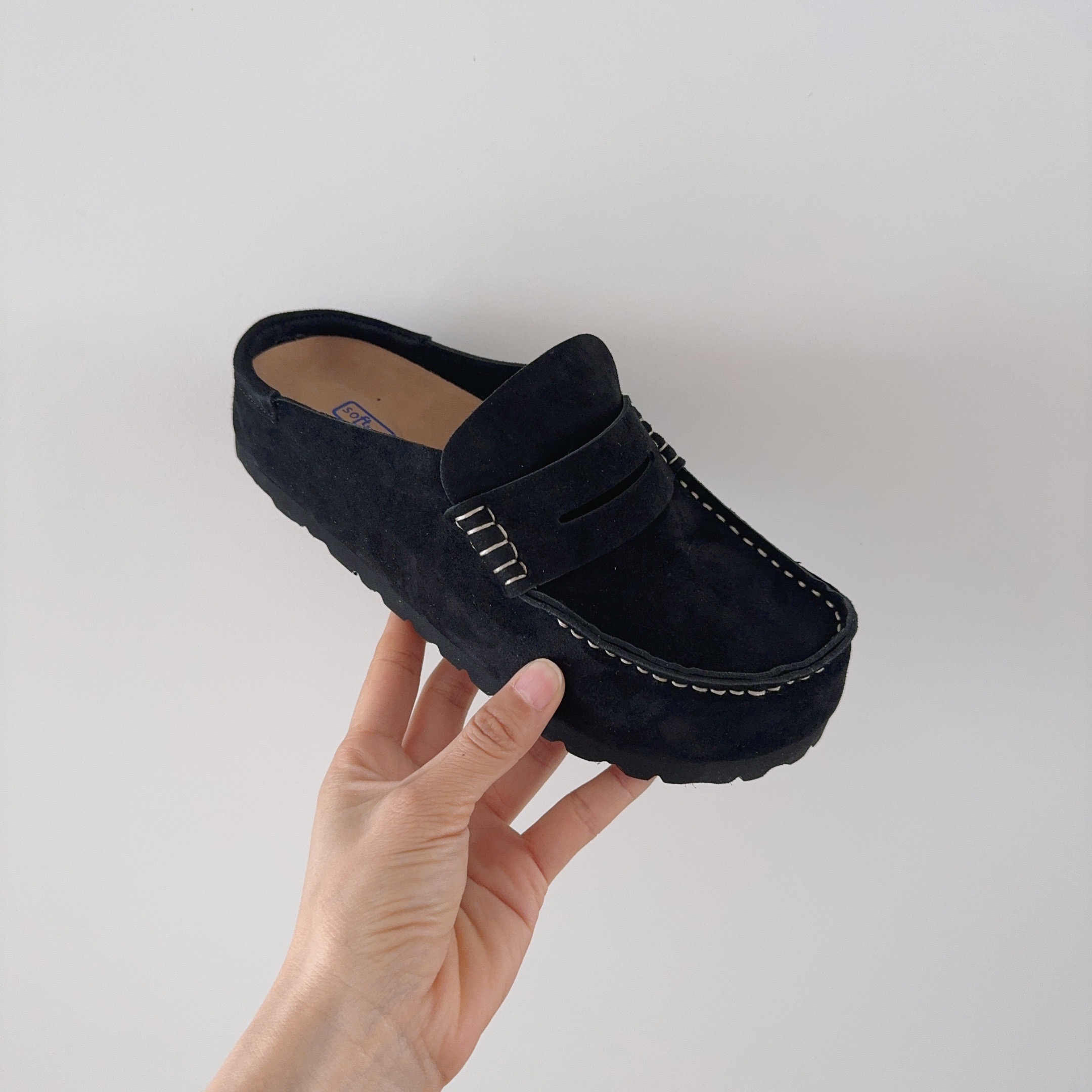 UGG Footwear Style 071