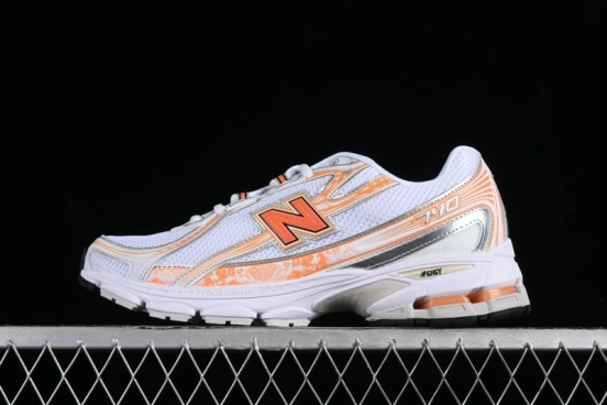 New Balance 740