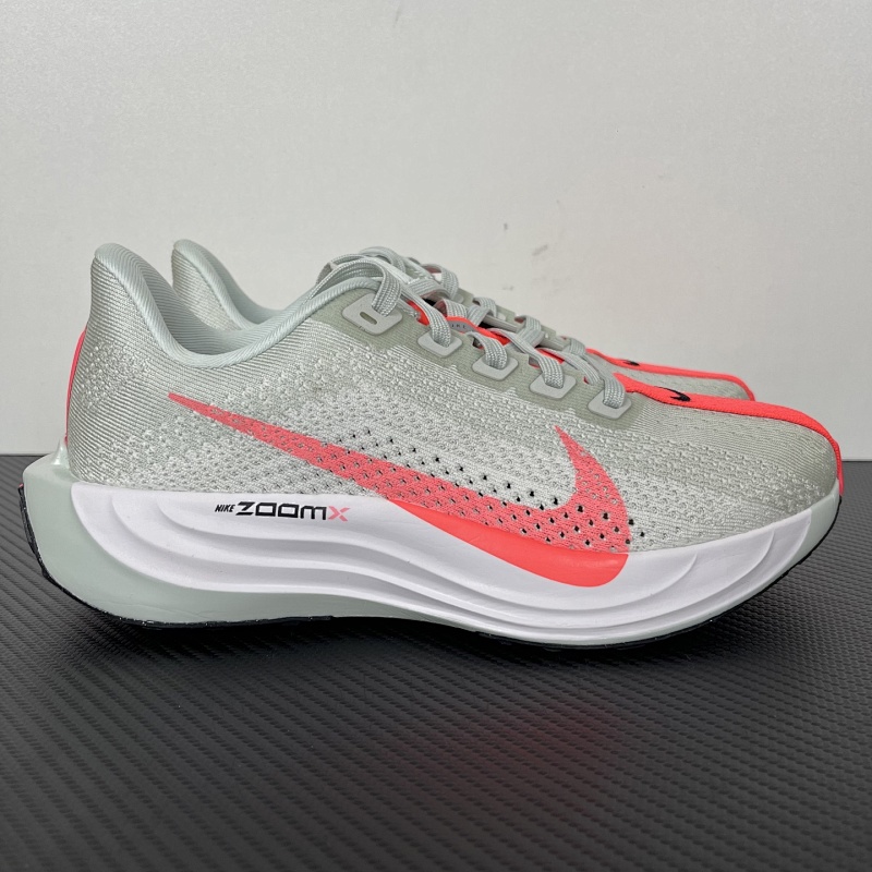 Nike Pegasus Plus