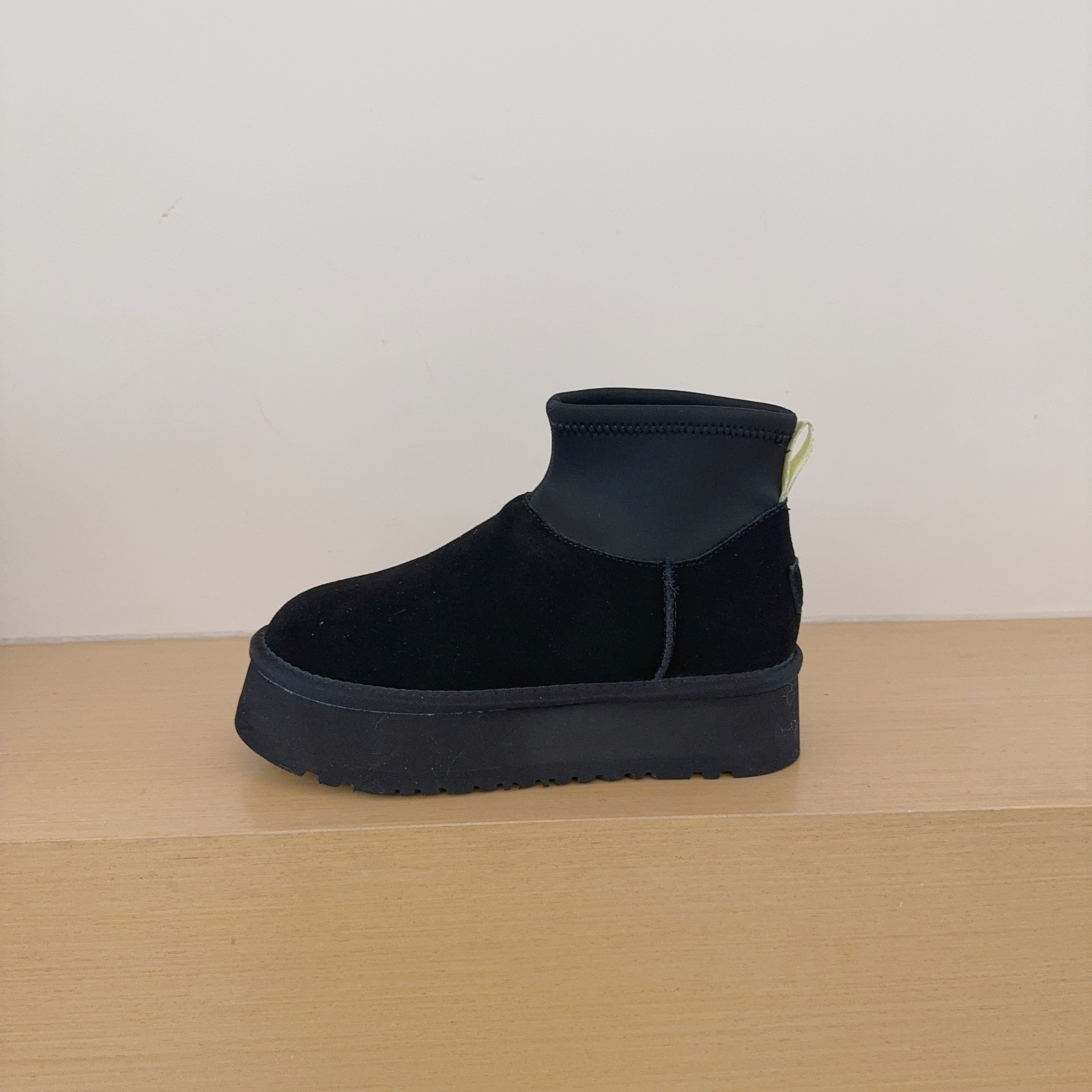 UGG Footwear Style 029