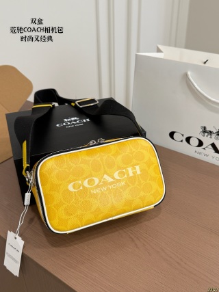COACH Colton 19 Crossbody