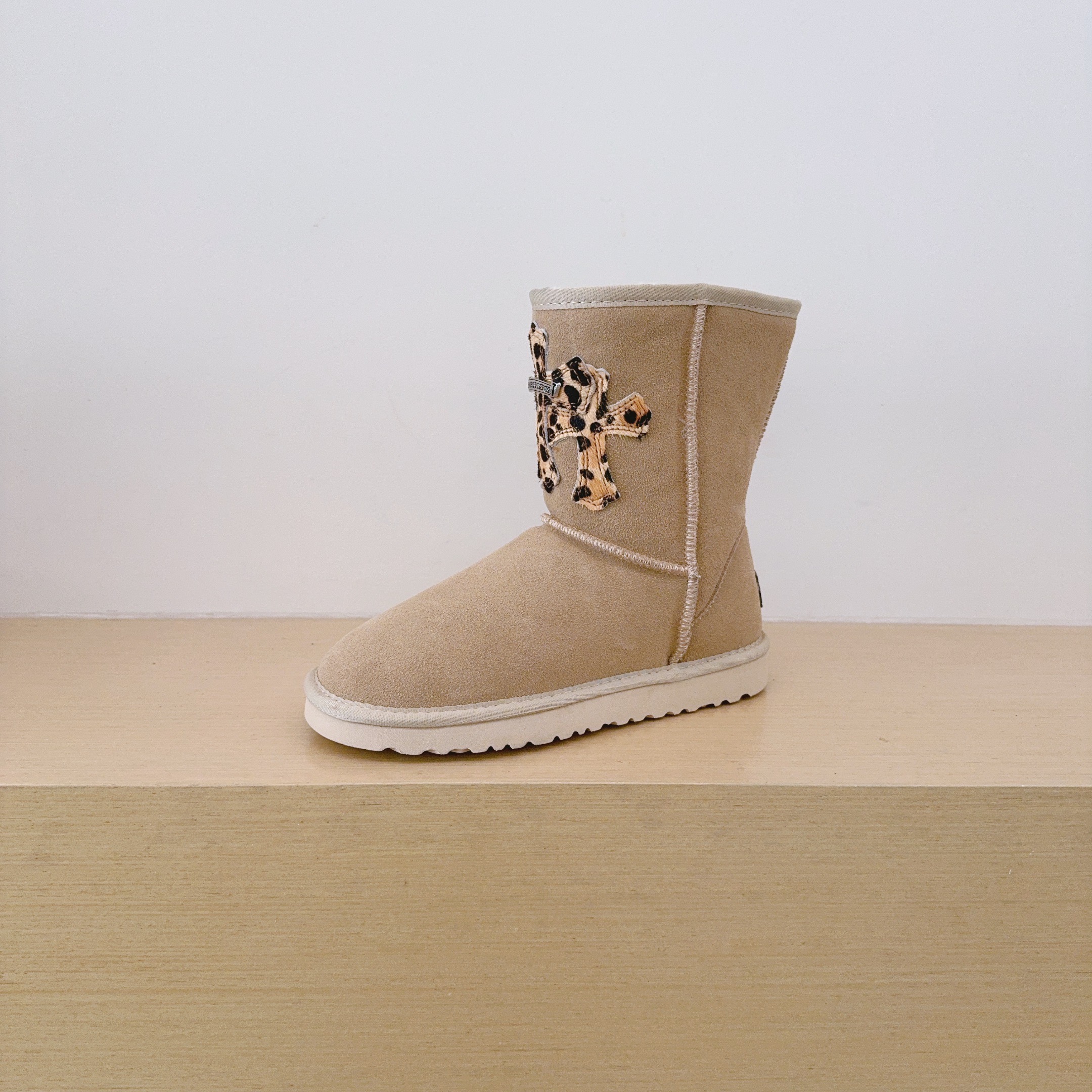 UGG Kids Leopard Print Cross Motif