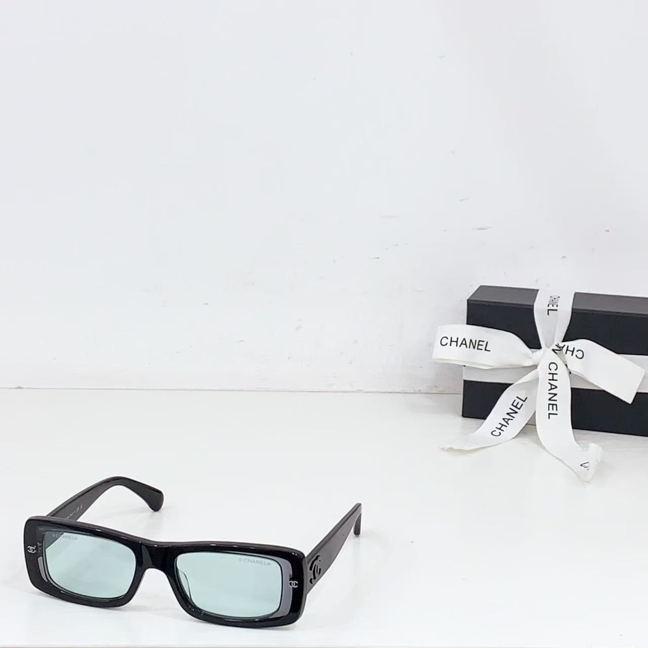 Chanel multicolored sunglasses
