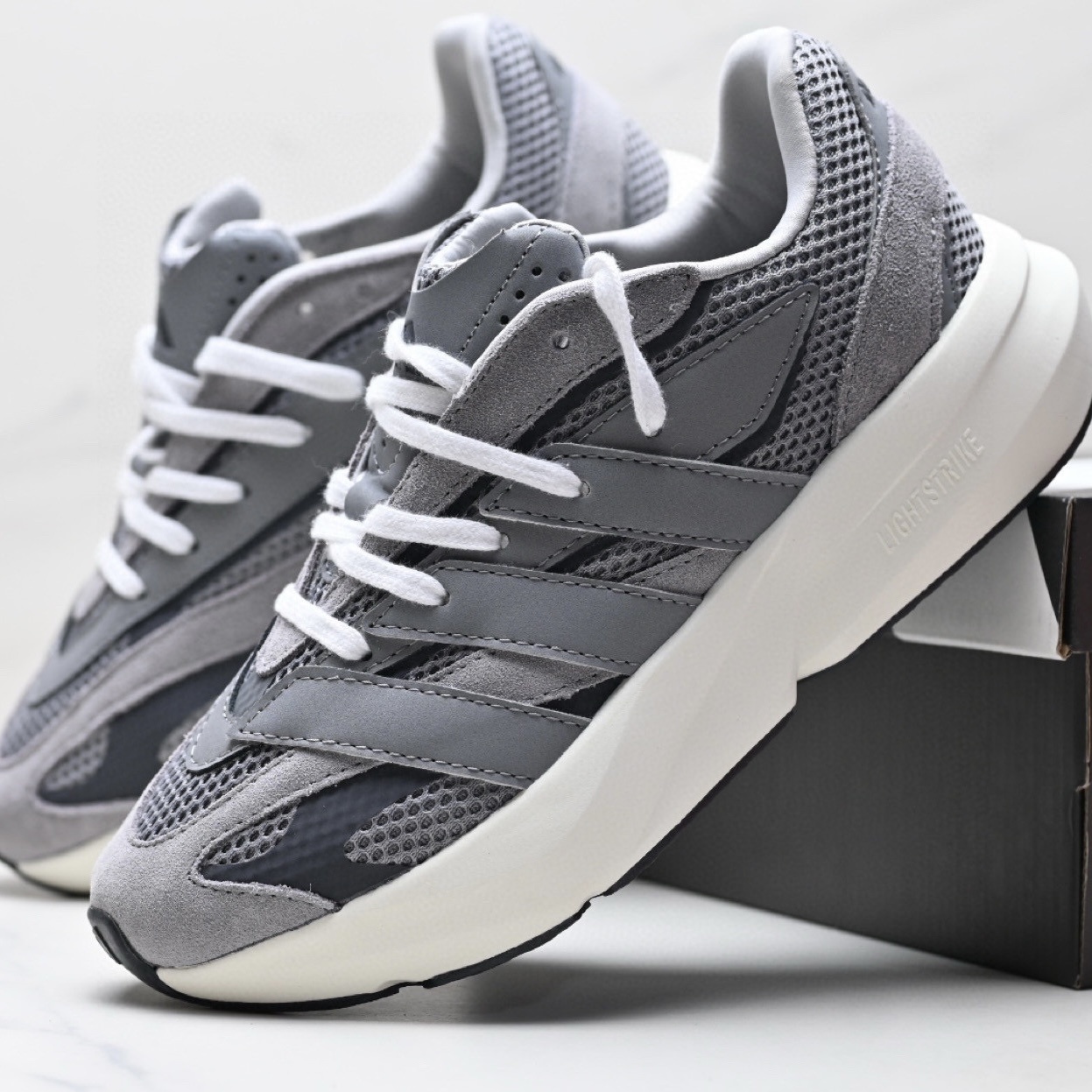 Adidas LightBlaze