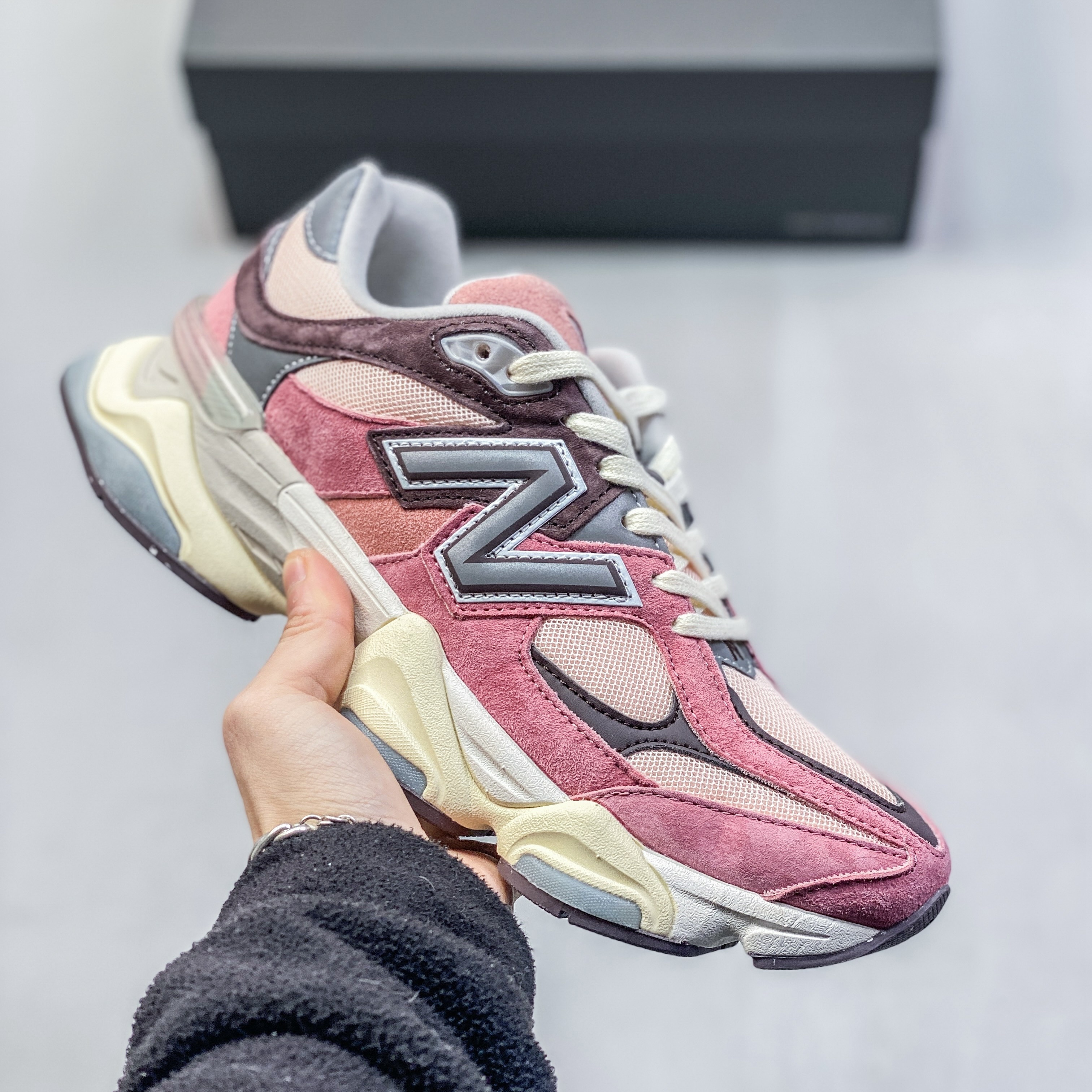 New Balance 9060