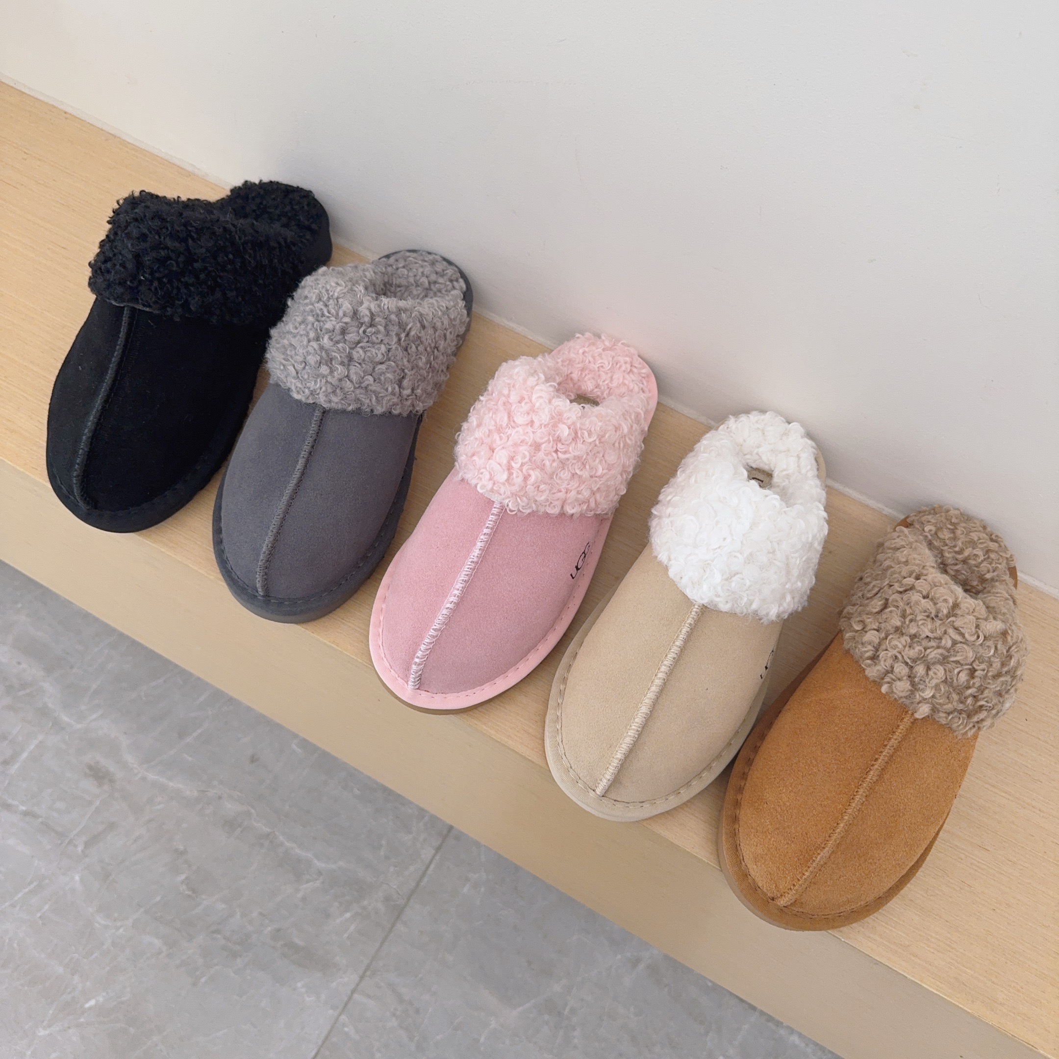 UGG Kids Curly Fleece Star Slippers