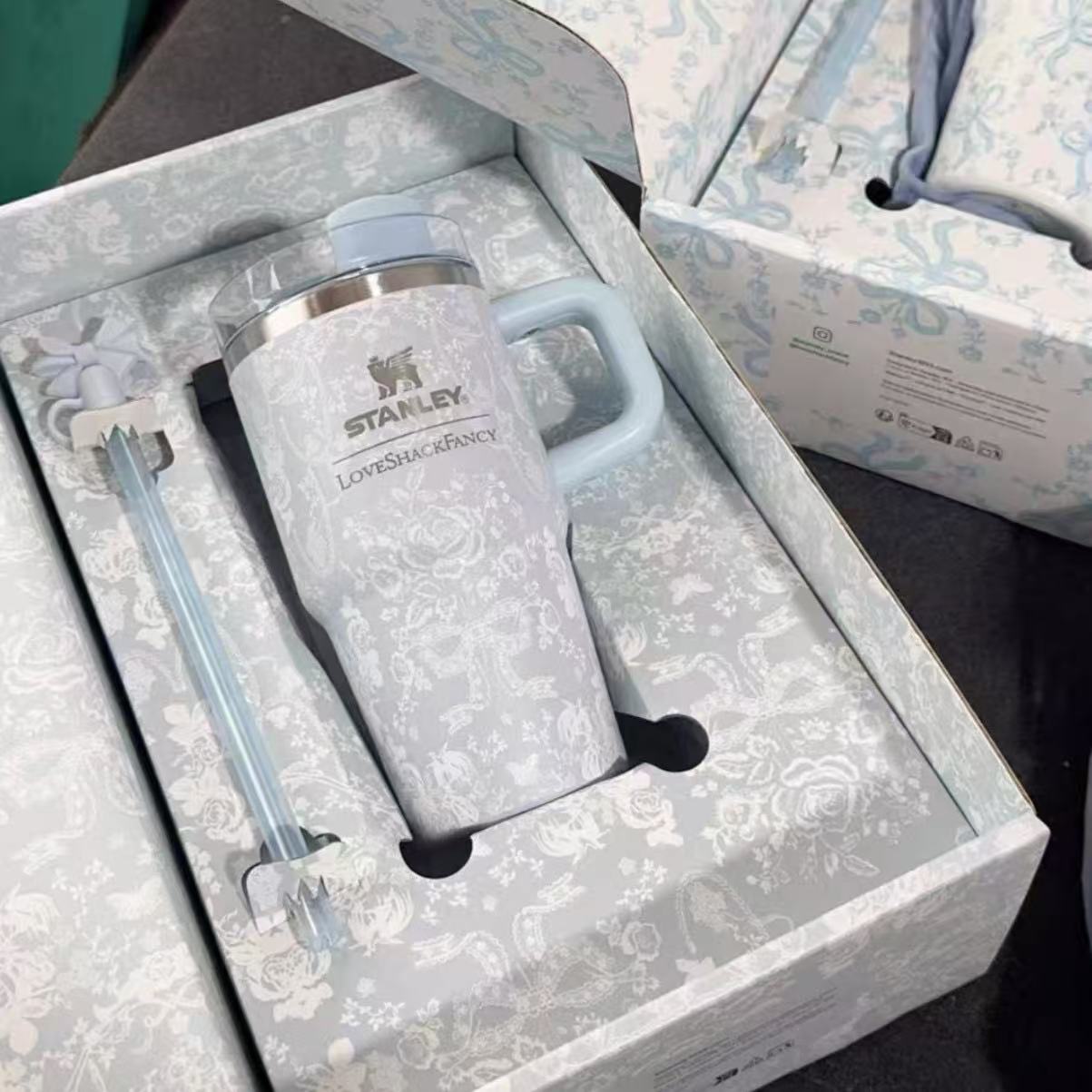 Stanley gift box water bottle