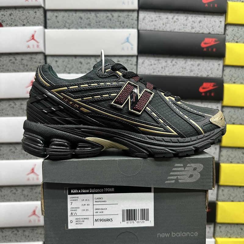 New Balance 1906 Sneakers