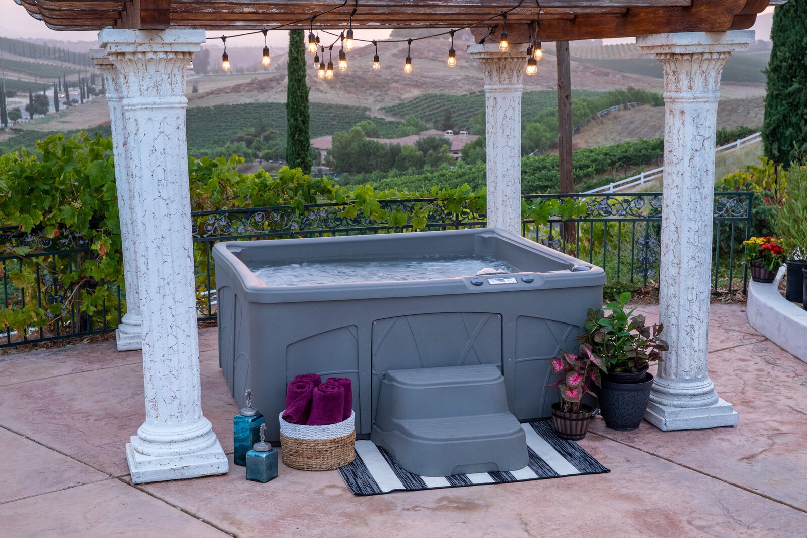Lifesmart Spas Lifesmart 5 - Person 28 - Jet Rectangular Plug &