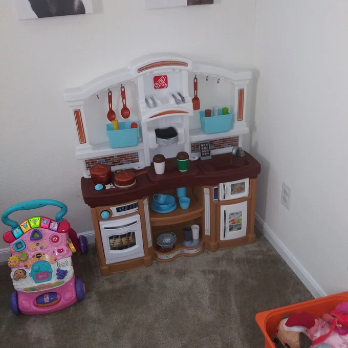 Fun with Friends Kitchen Set