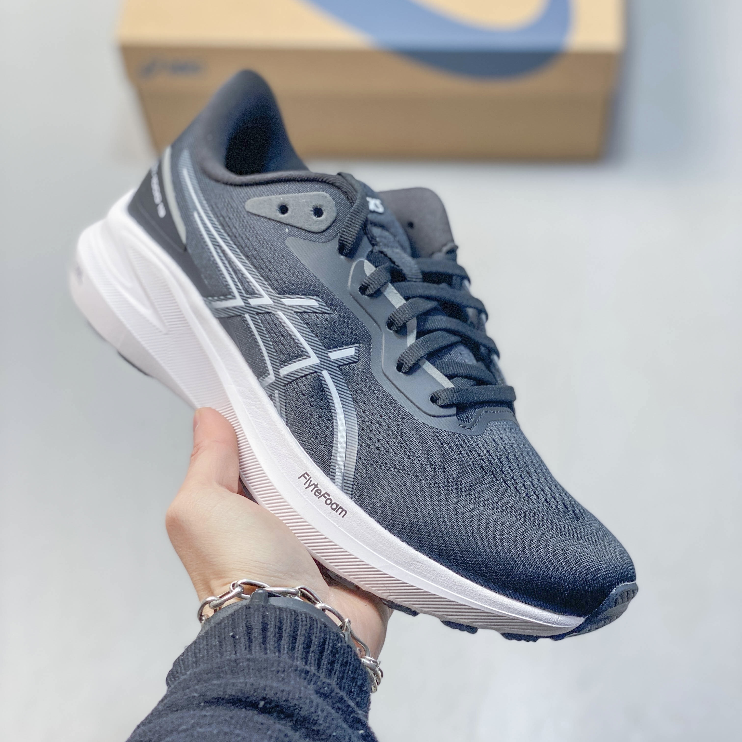 ASICS GT-1000