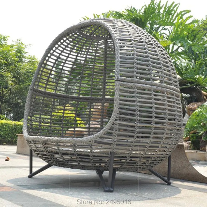 Metal frame with Wicker Patio Sunbed