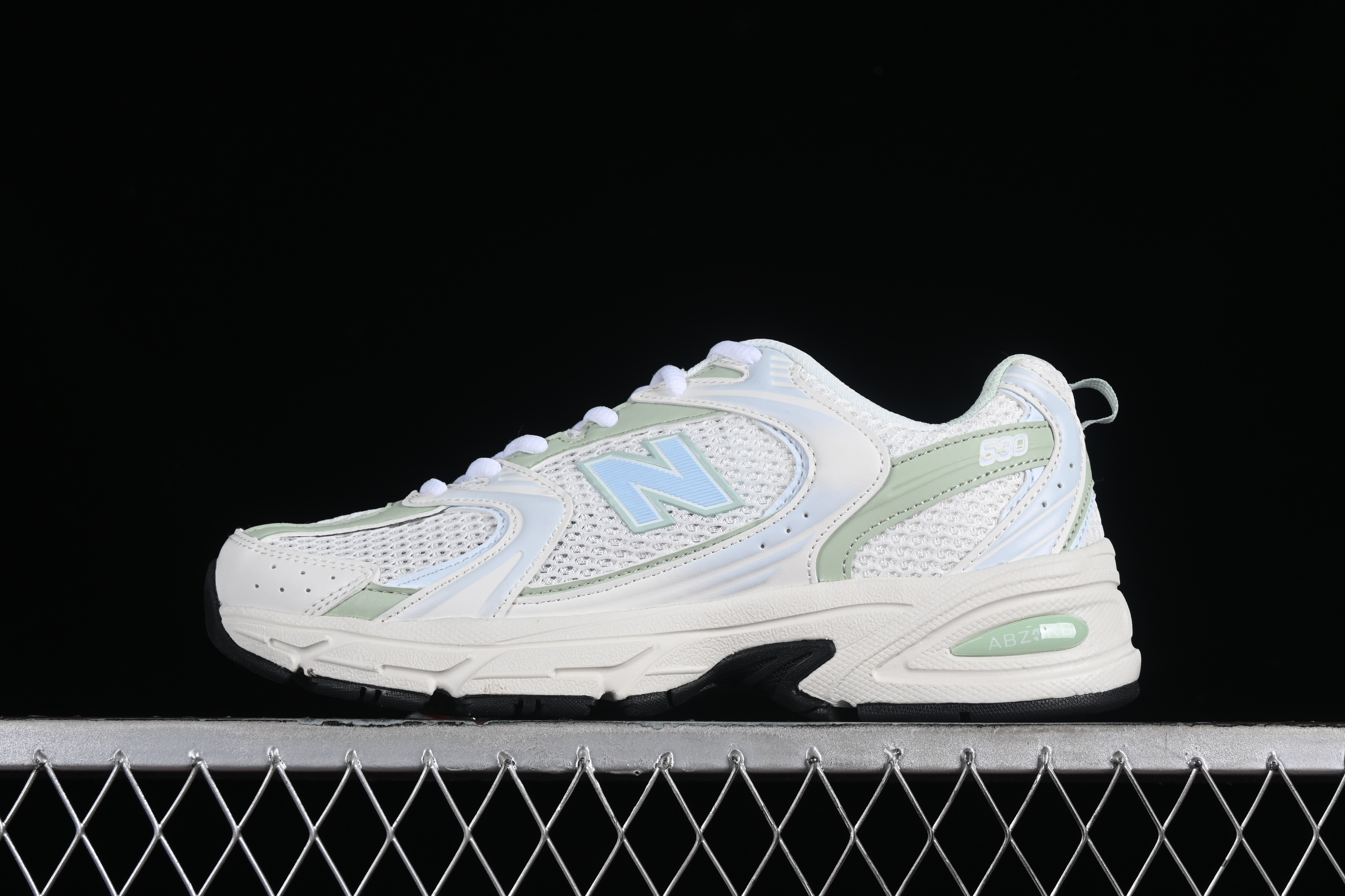 New Balance 530
