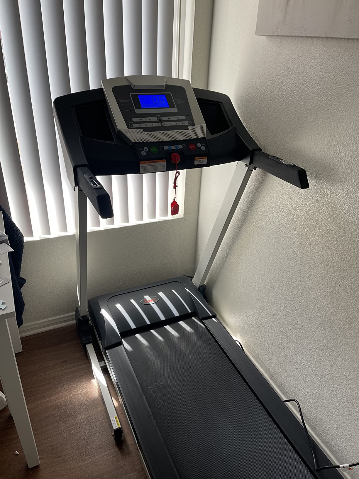 Smart Treadmill with Auto Incline