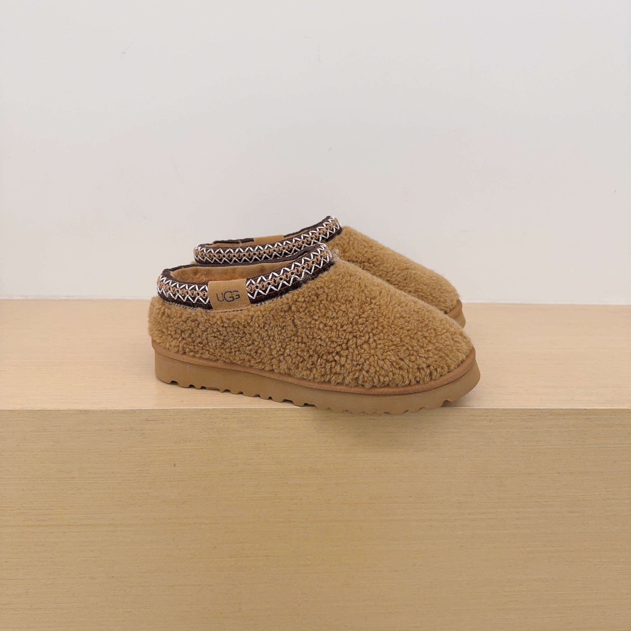 Curly Fleece Loafers