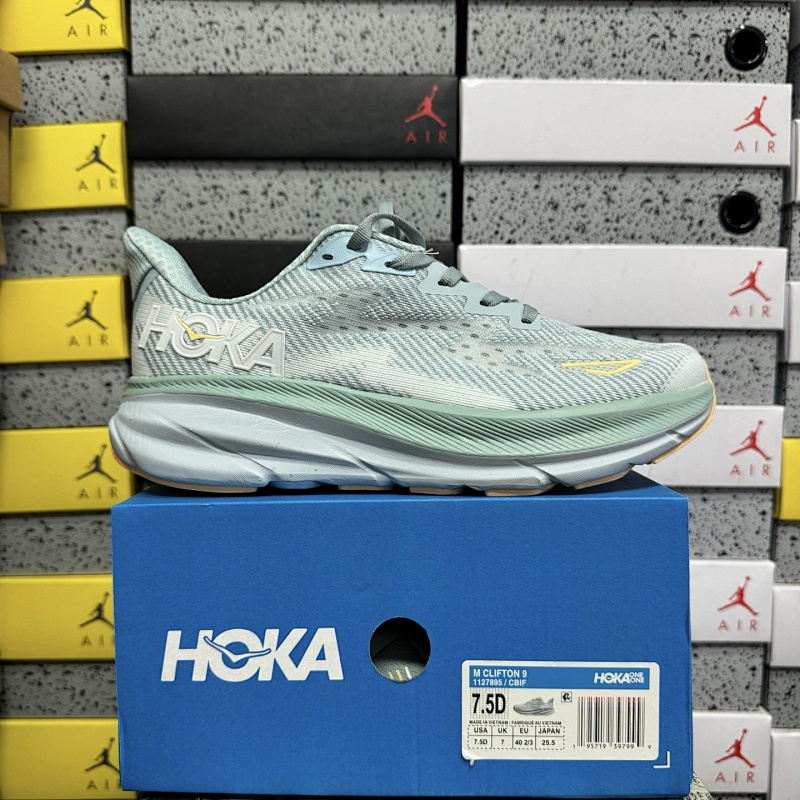 Hoka Clifton 9 Wide Sneakers