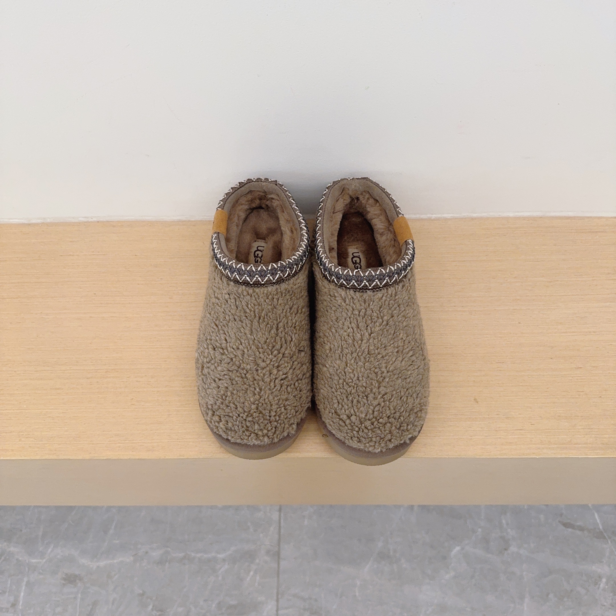 Curly Fleece Loafers