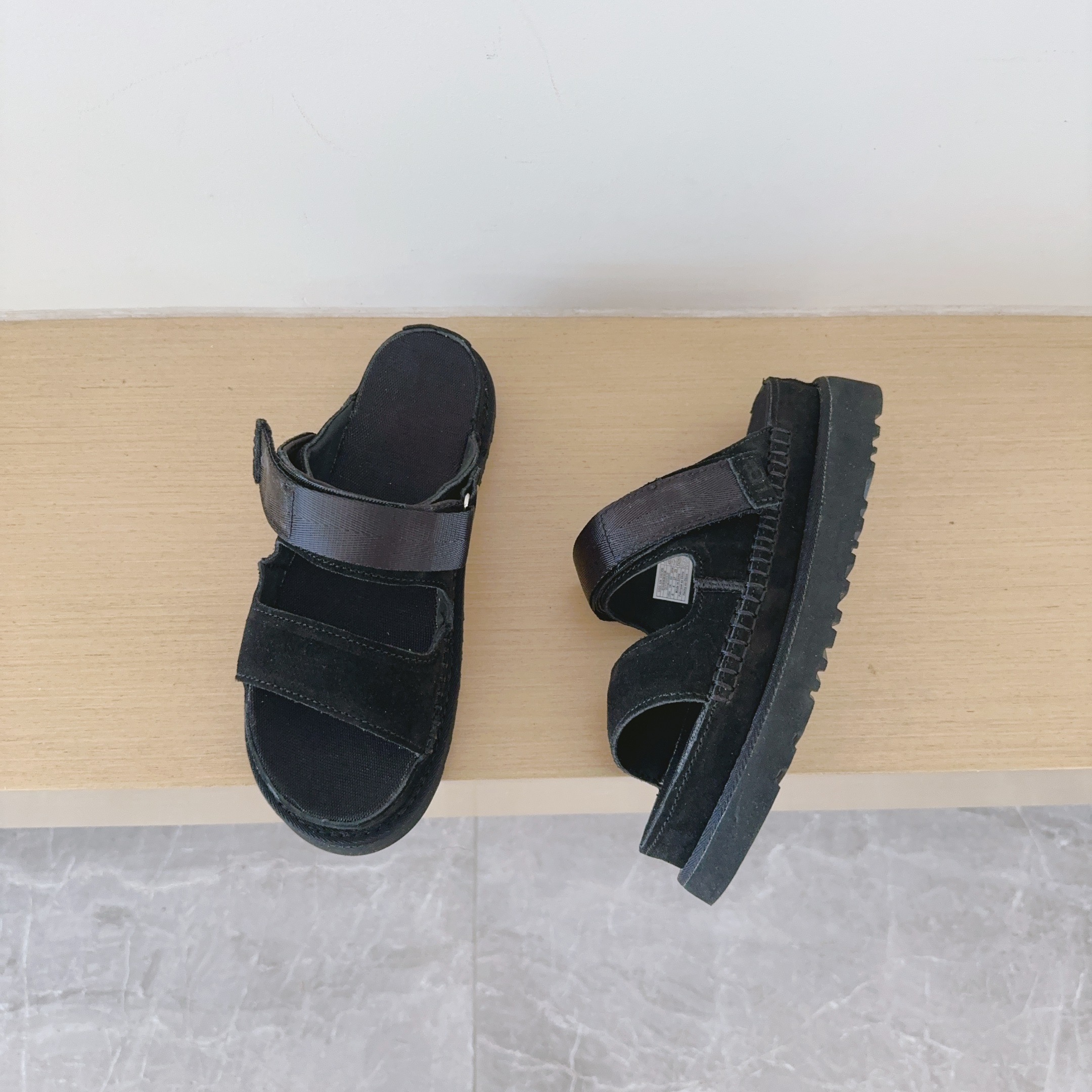 UGG Footwear Style 052