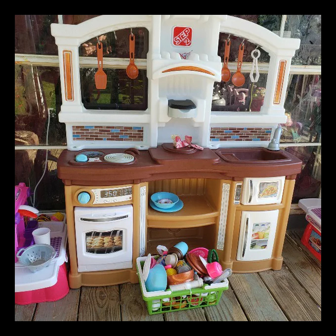 Fun with Friends Kitchen Set