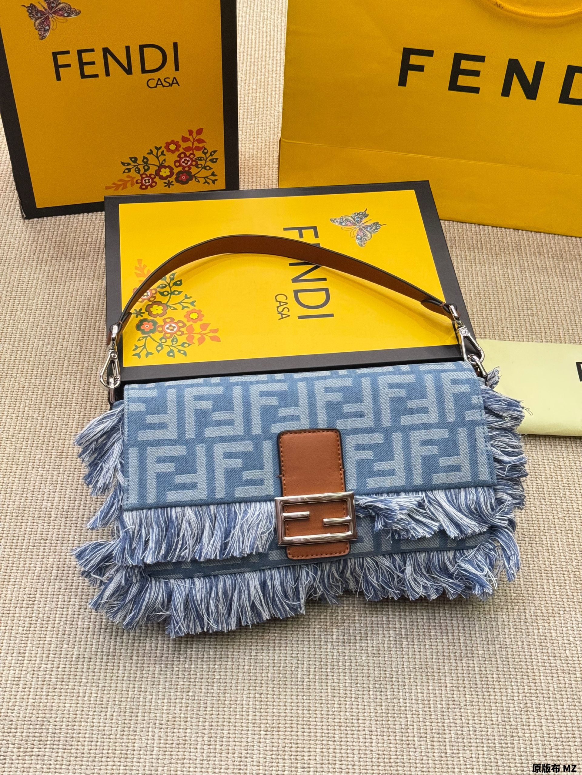 FENDI vintage baguette bag