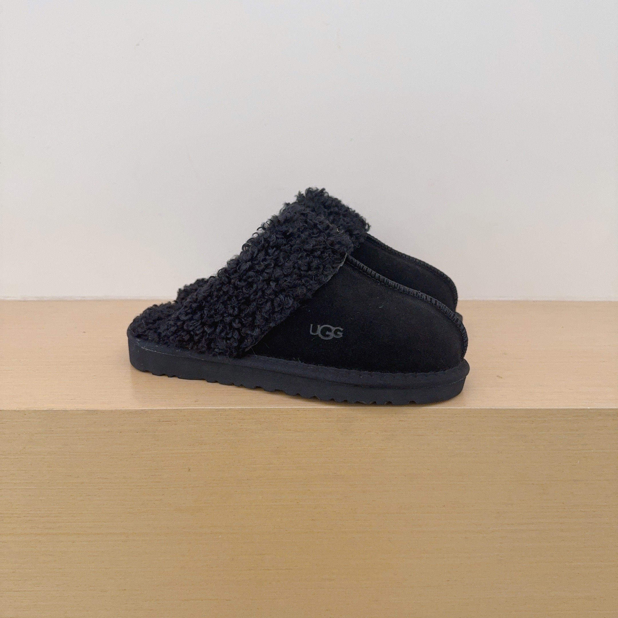 UGG Kids Curly Fleece Star Slippers
